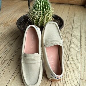 Rothy's The Driving Loafer Beige size 8.5 great condition